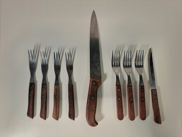 Teak keittiövälineitä