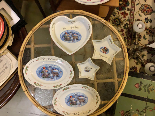 Jouluaihrisia tarjoiluastioita