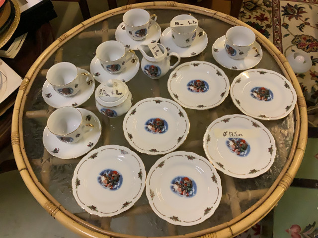 Jouluaiheinen kahviastiasto