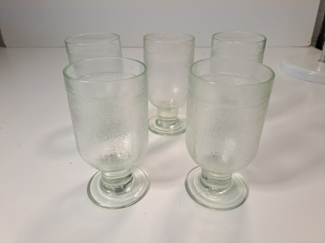 Riihimäen Lasi jalalliset Pub-sarjan lasit