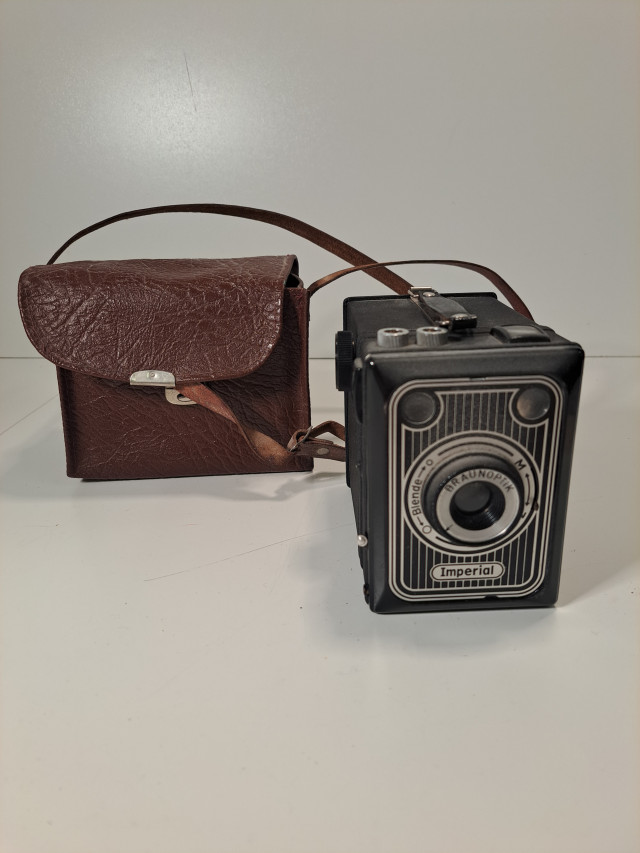 Antiikkikamera+ laukku