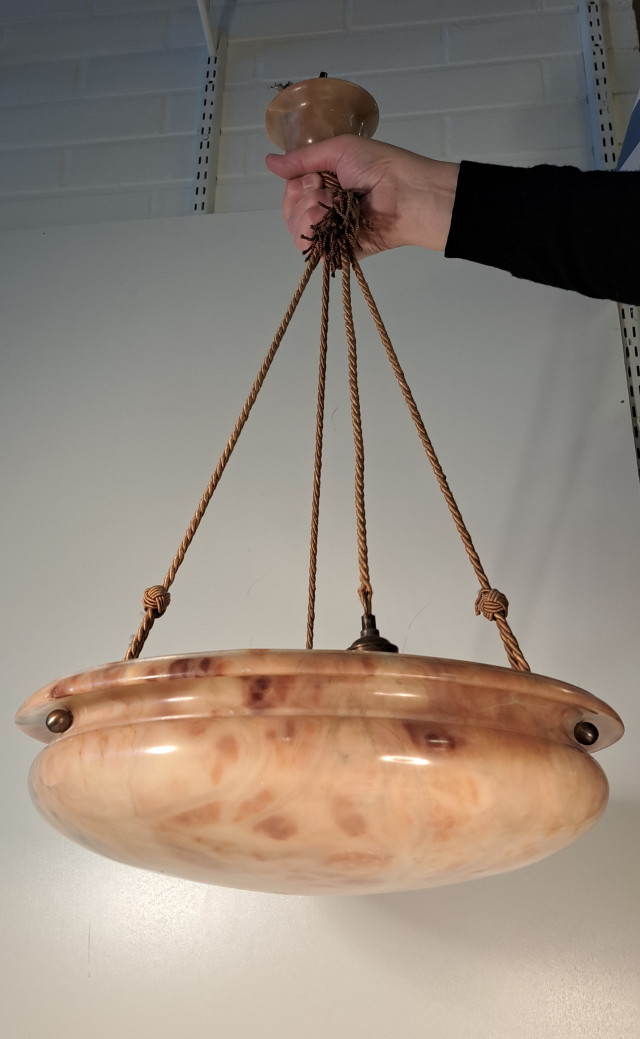 Kattovalaisin Alabasteria