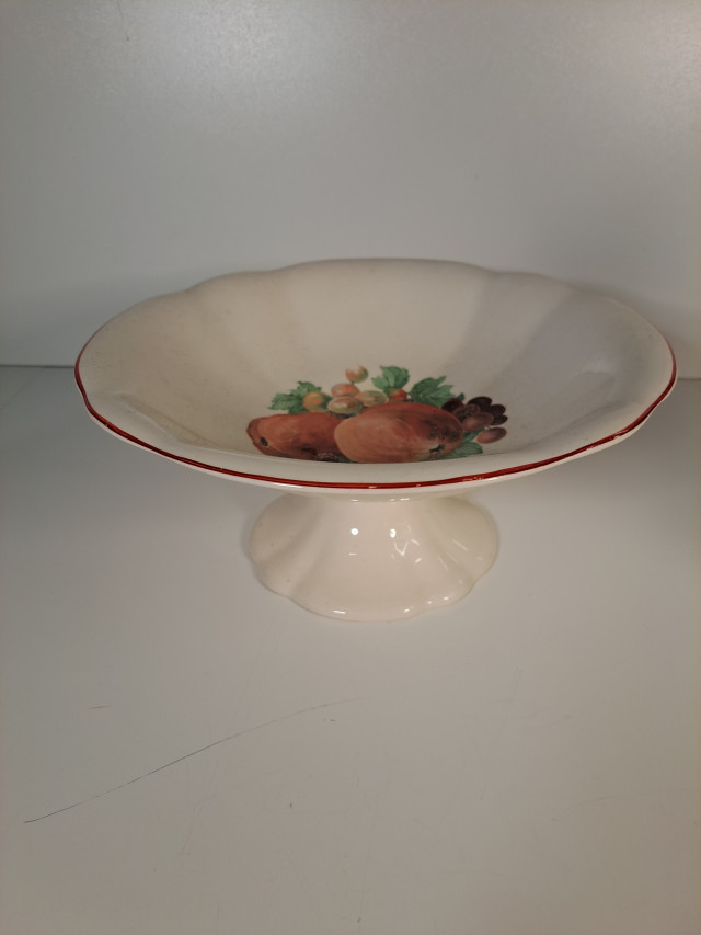 Arabian jalallinen tarjoiluastia