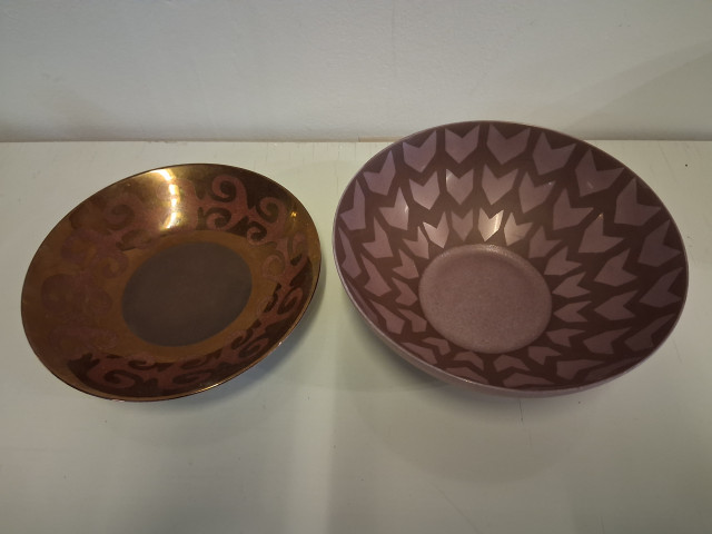 Taidelautaset 2kpl signeerattu