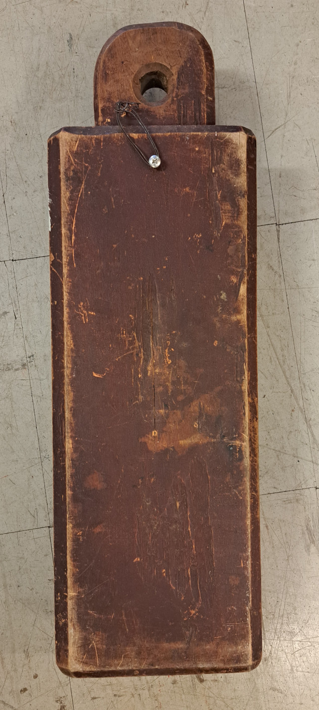 Antiikkinen puukaukalo