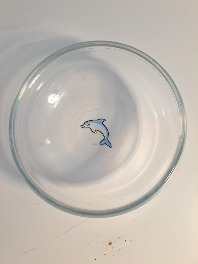 Kristallilasi malja delfiinikuviolla