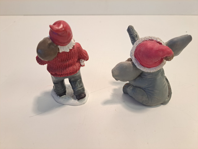 Pienet jouluiset figuurit