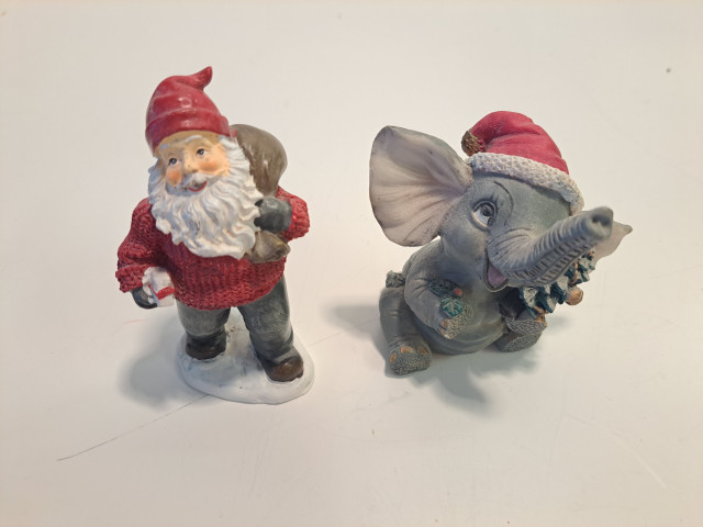 Pienet jouluiset figuurit