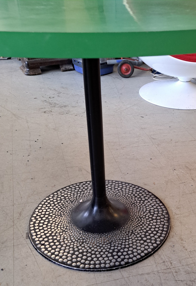 Vihreä retro pöytä