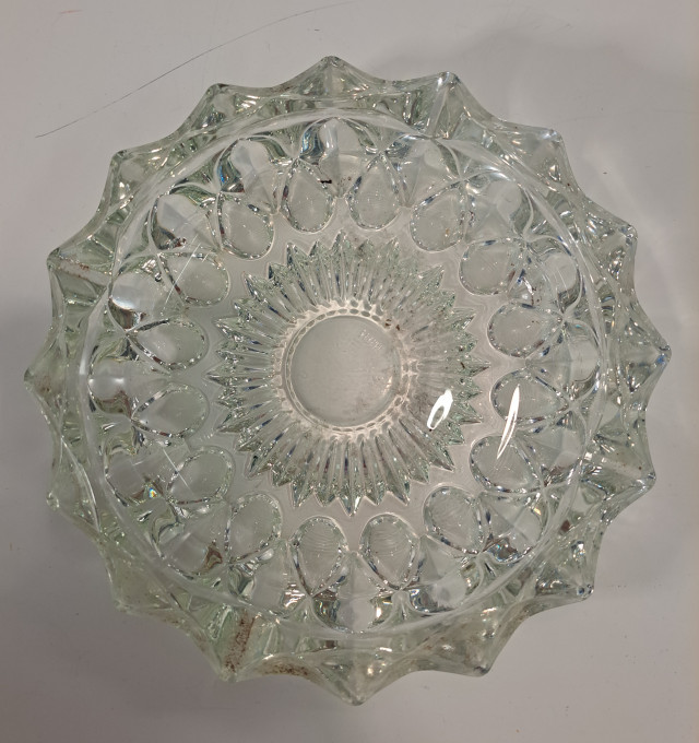 Iso lasinen tuhkakuppi