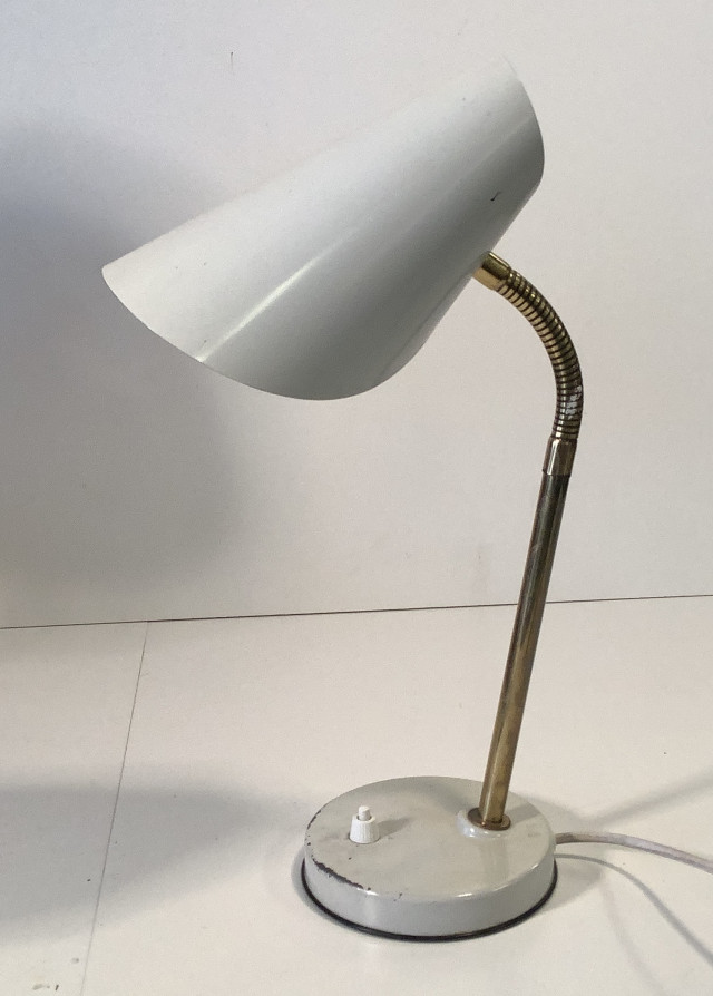 Pöytävalaisin Aris