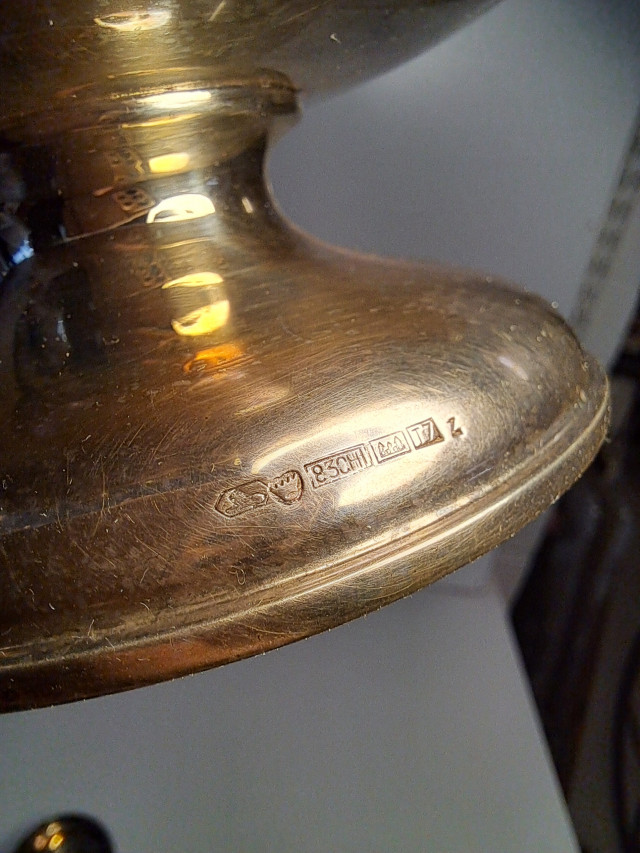 Hopeakannu paino 587g