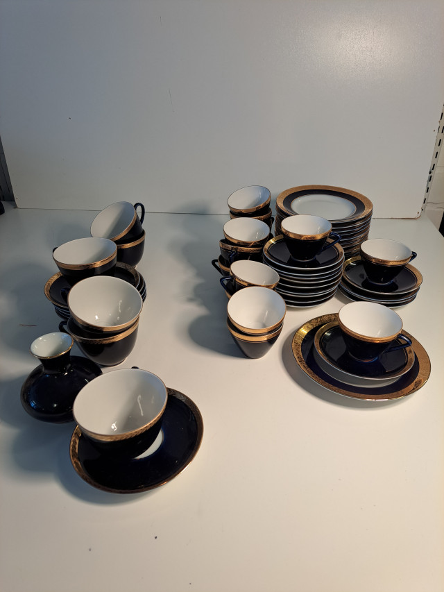 Lomonosov kahvi- ja teeastiasto