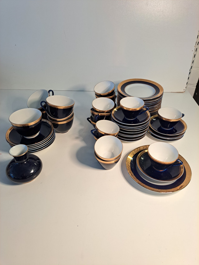 Lomonosov kahvi- ja teeastiasto