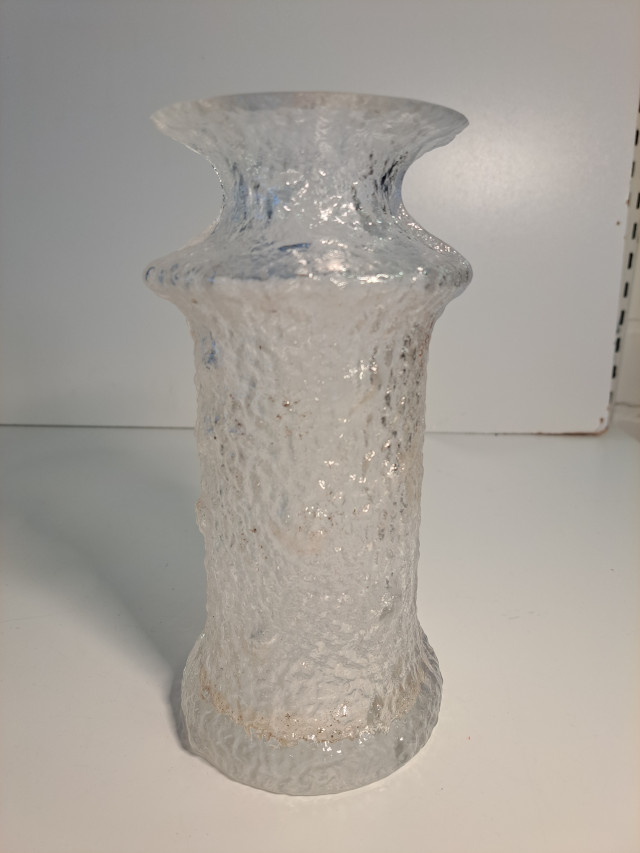 Iittala Rubus maljakko, Sarpaneva signeerauksella