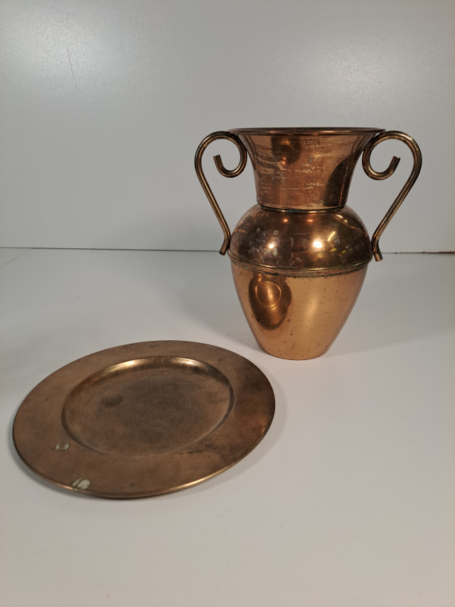 Maljakko ja lautanen