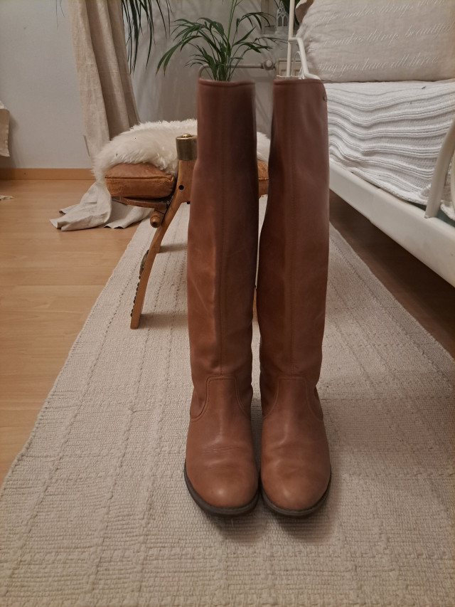 Lacoste ruskeat naisten nahkasaappaat 39