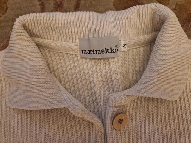 Rento ja tyylikäs Marimekon vintage neuletakki