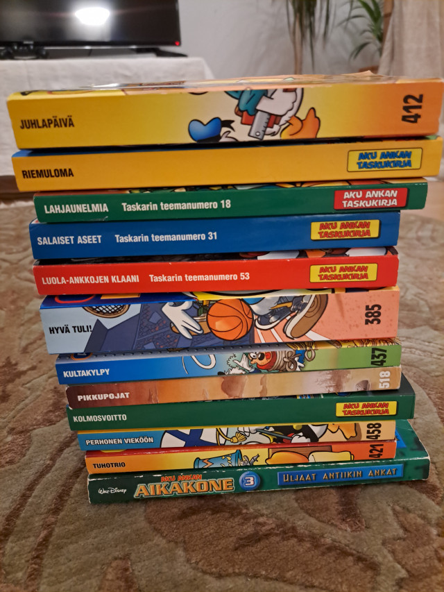 Aku Ankan taskukirjat 12kpl