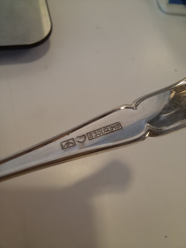 6kpl Hopealusikat 830