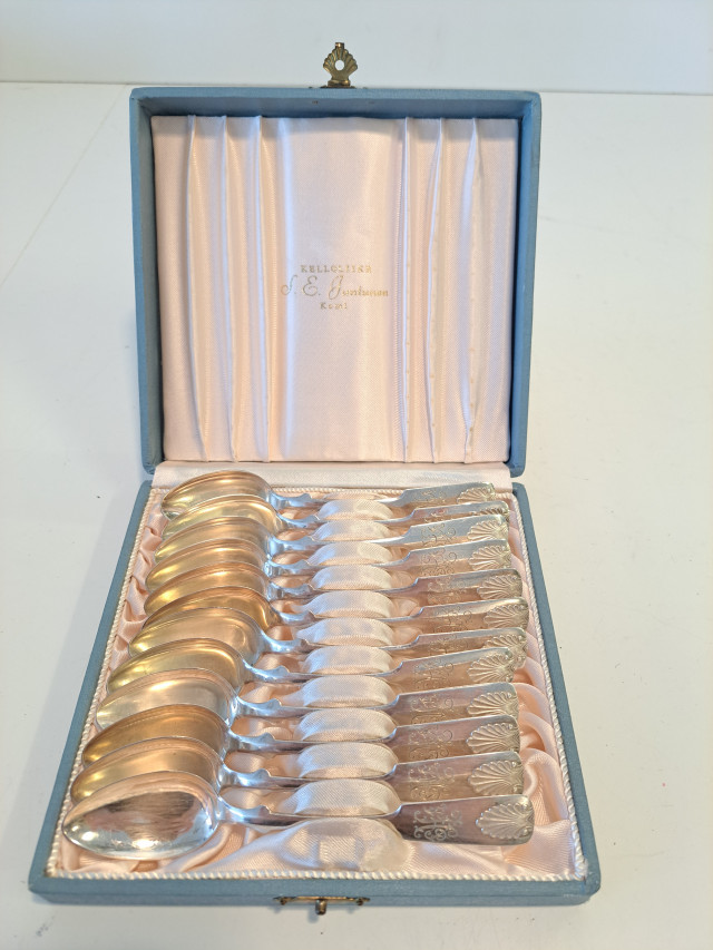 12kpl Hopealusikat 813