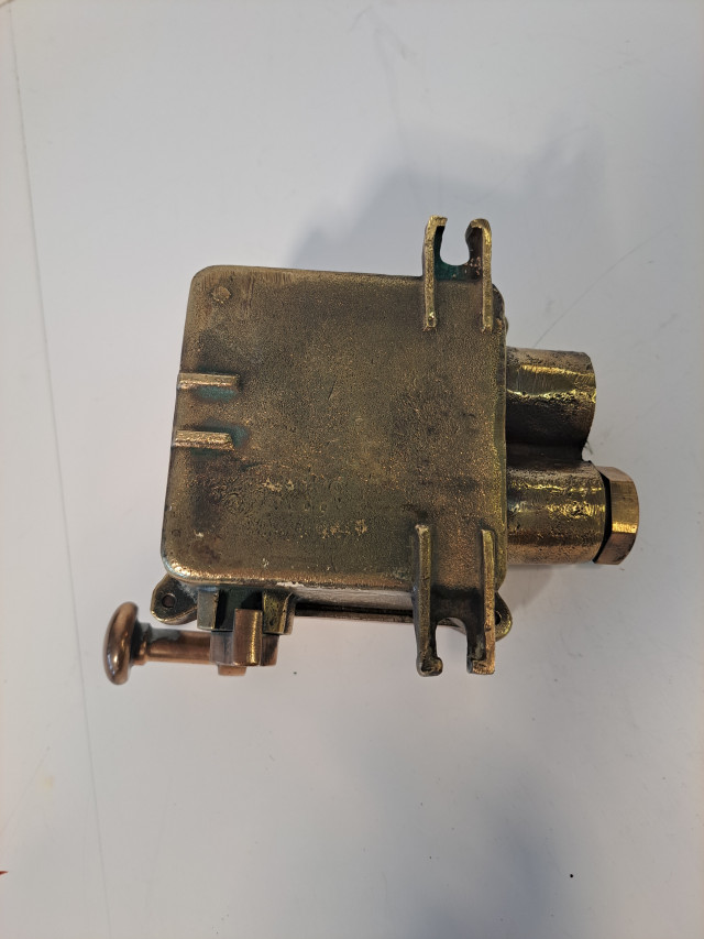 Messinkinen laivan morsetus/viestintä väline