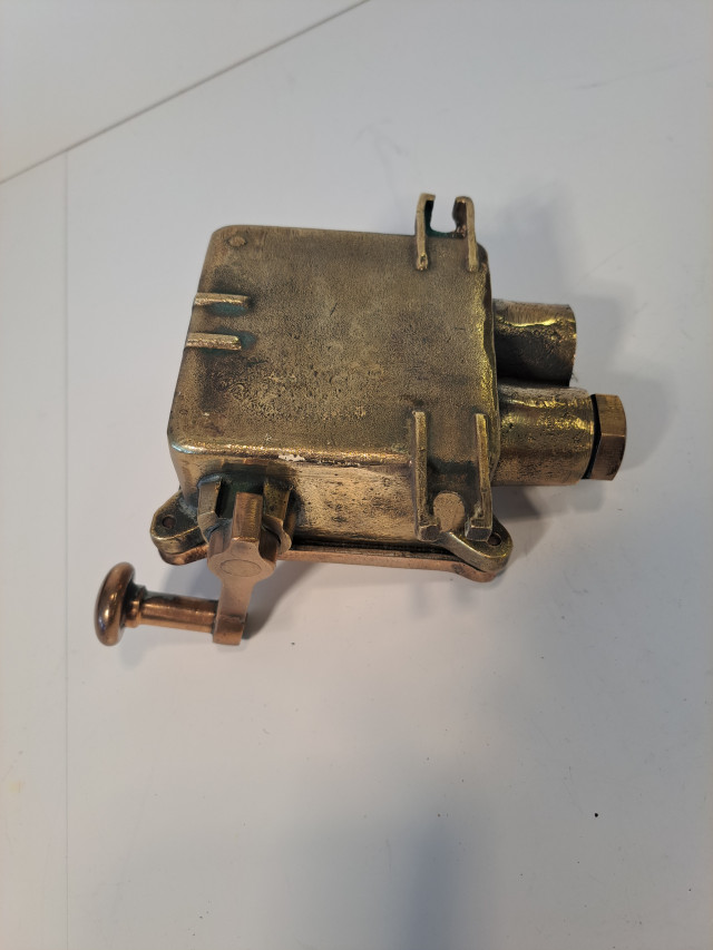 Messinkinen laivan morsetus/viestintä väline