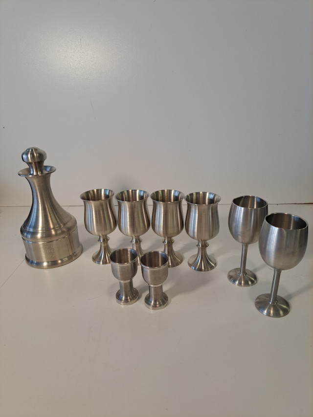 Tinakarahvi+4 viinipikaria+2 viinipikaria+ 2 snapsipikaria