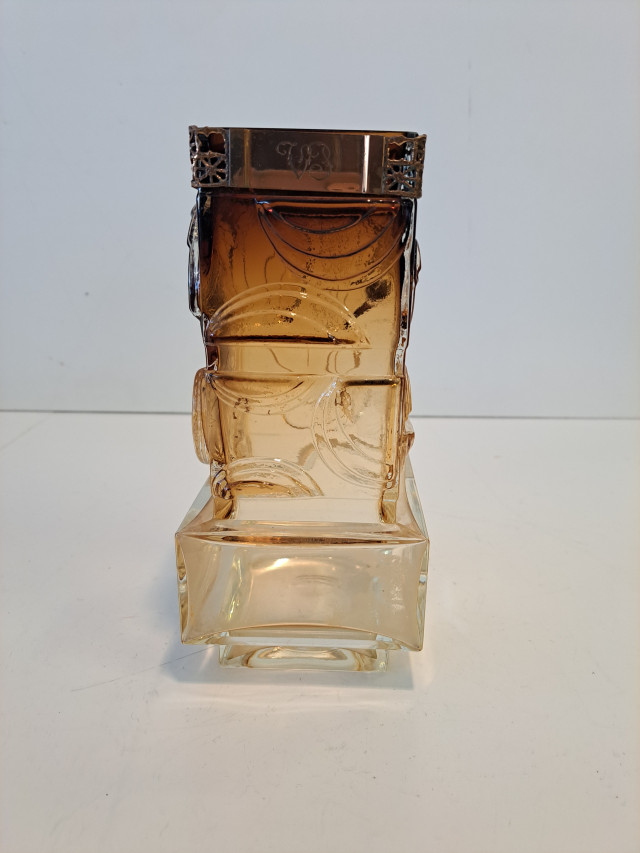 Sarpaneva maljakko signeerauksella