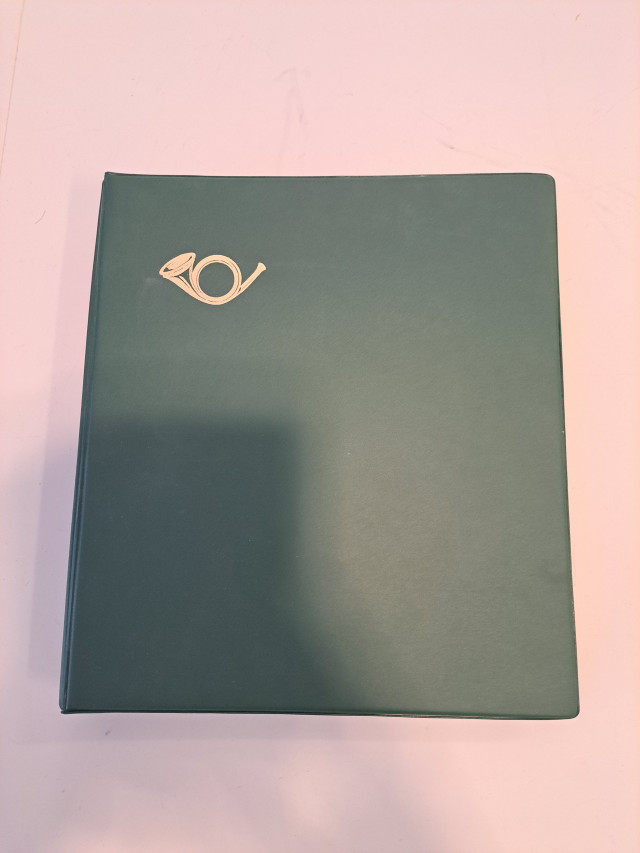 Postimerkkikansio Suomi (merkkejä vuodesta 1882)