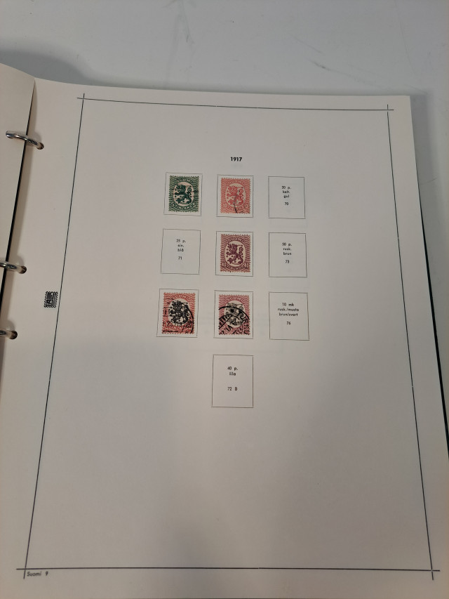 Postimerkkikansio Suomi (merkkejä vuodesta 1882)