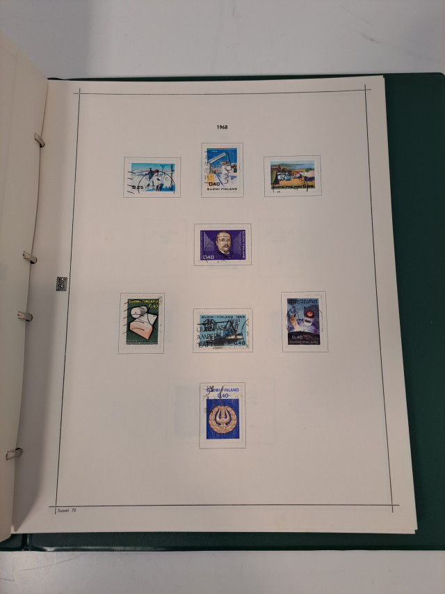 Postimerkkikansio Suomi (merkkejä vuodesta 1882)