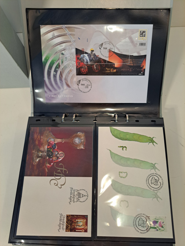 Ensipäiväkuorikansio (Mika Waltari, Kimi Räikkönen ym.)