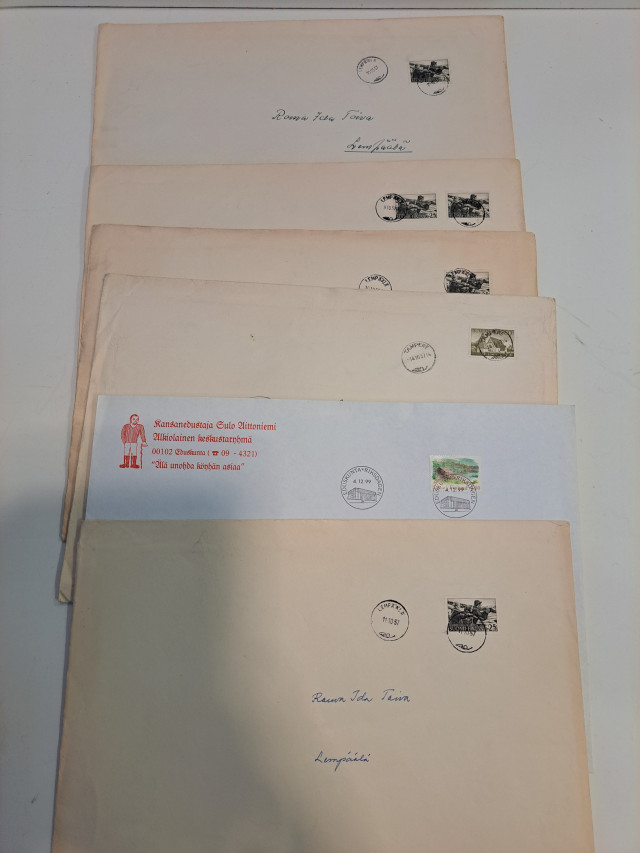 Vanhat postimerkit ja kuoret