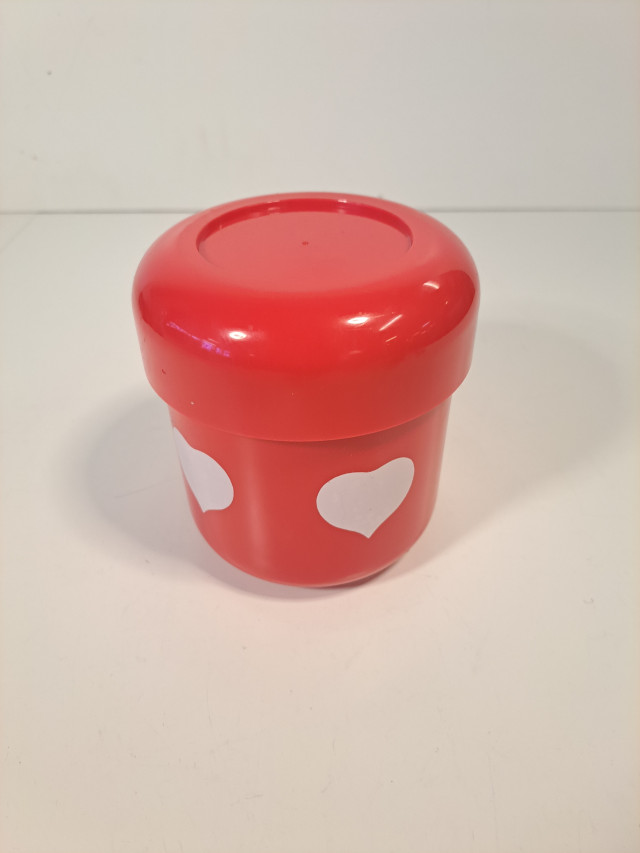 Retro sydänpurkki