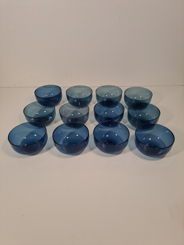 Sarpanevan suunnittelemat jälkiruokakulhot Iittala 12kpl