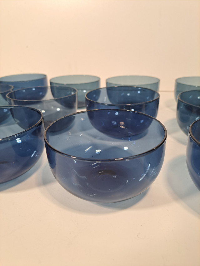 Sarpanevan suunnittelemat jälkiruokakulhot Iittala 12kpl