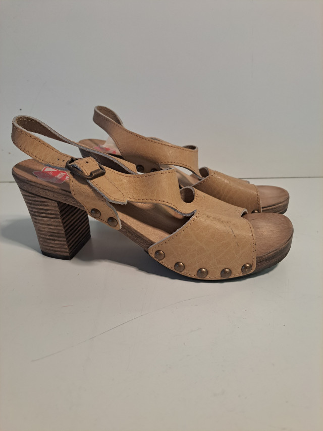 Nahkasandaalit koko 41