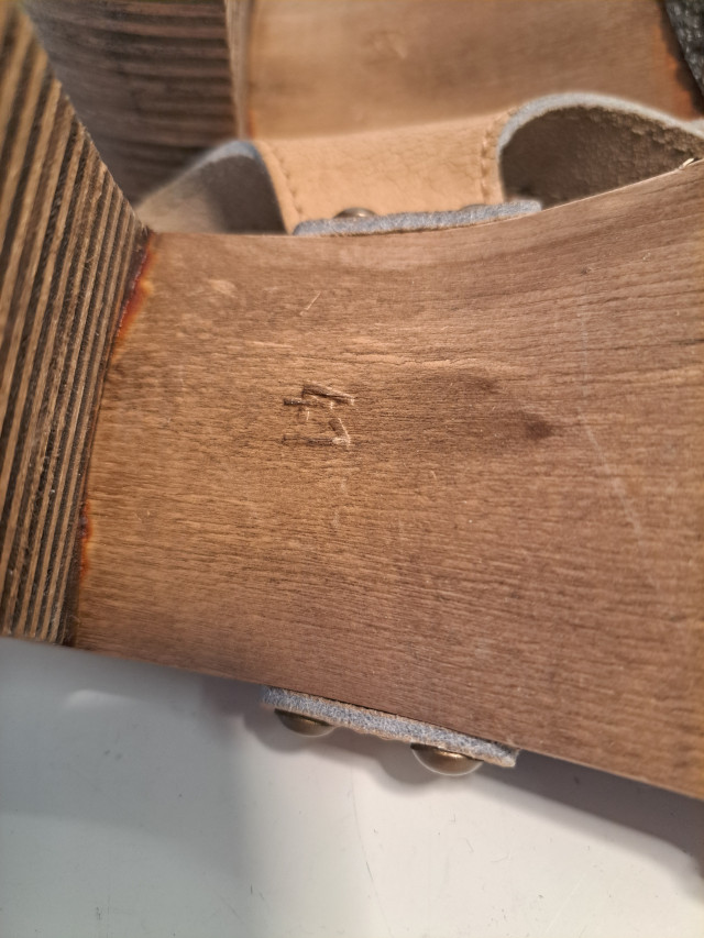 Nahkasandaalit koko 41