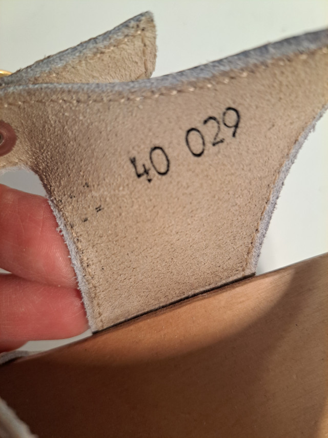 Nahkasandaalit koko 40