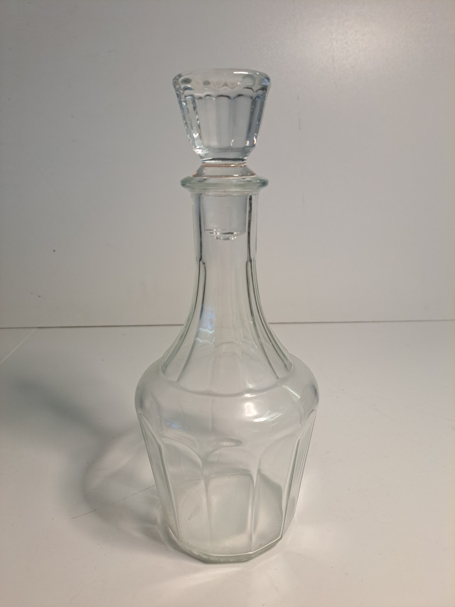 Viinikarahvi (ei muovitiivistettä)