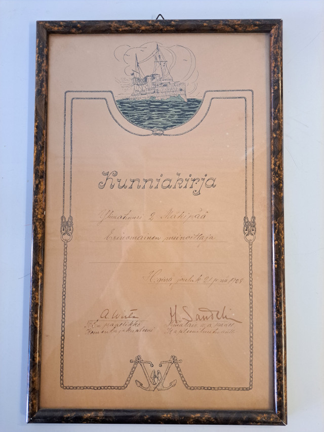 Kunniakirja "Ylimatruusi Mäkipää, erinomainen miinoittaja"