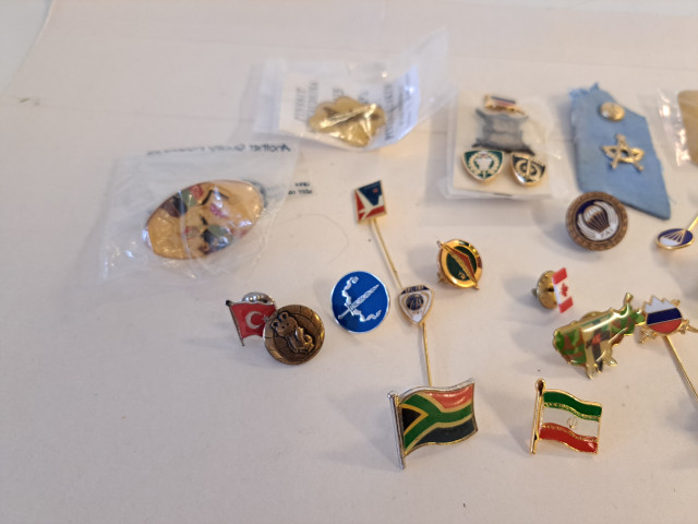 Iso kasa sotilasmerkkejä