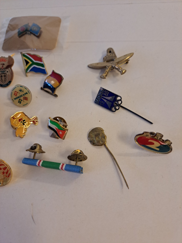 Iso kasa sotilasmerkkejä