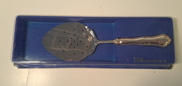 Chippendale hopeinen kalaotin