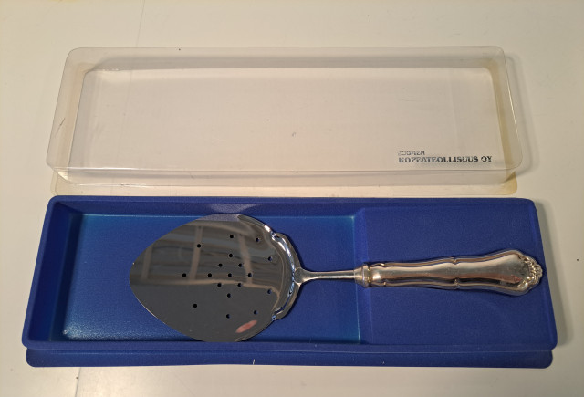 Chippendale hopeinen kalaotin