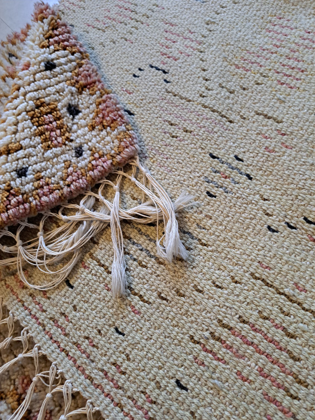 Vaaleansävyinen ryijy 145x105