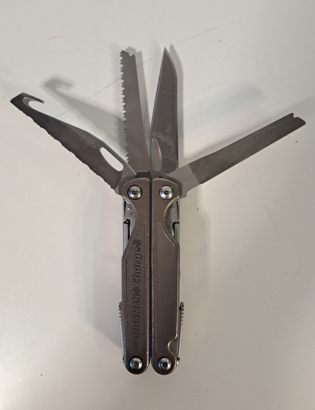 Leatherman monitoimityökalu