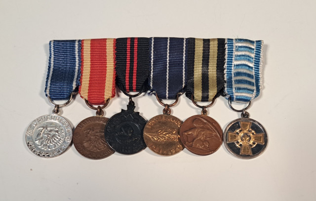 Kunniamerkki/mitalirivi