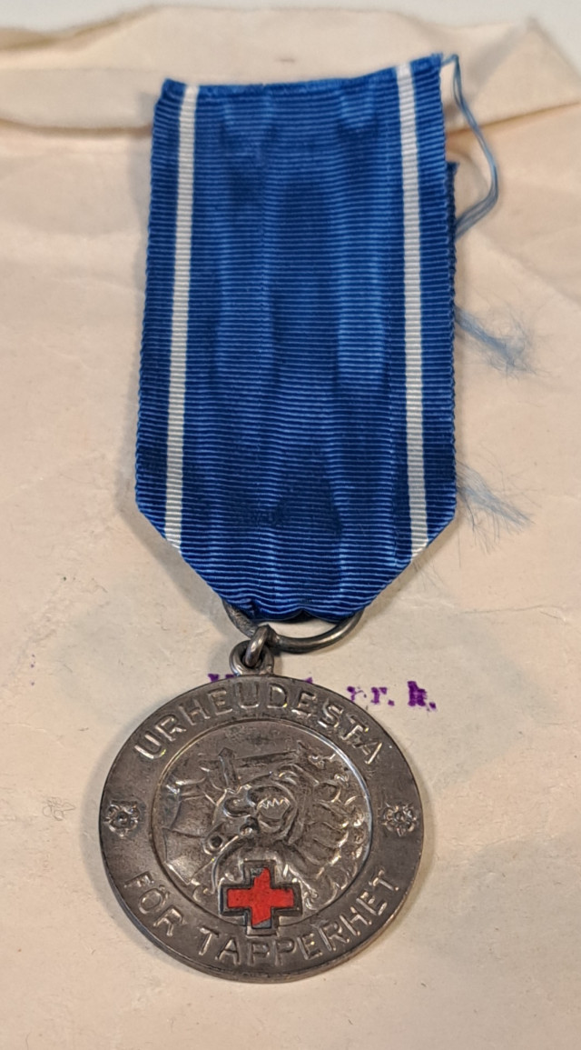 Suomen Vapaudenristin ritarikunnan 1. luokan vapaudenmitali